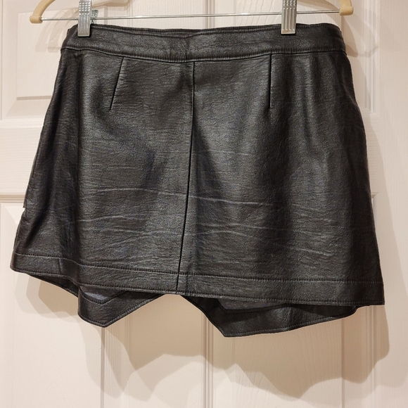 Skirt - Picture 2 of 3